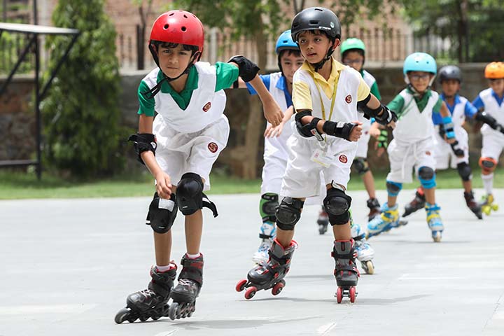 SKATING