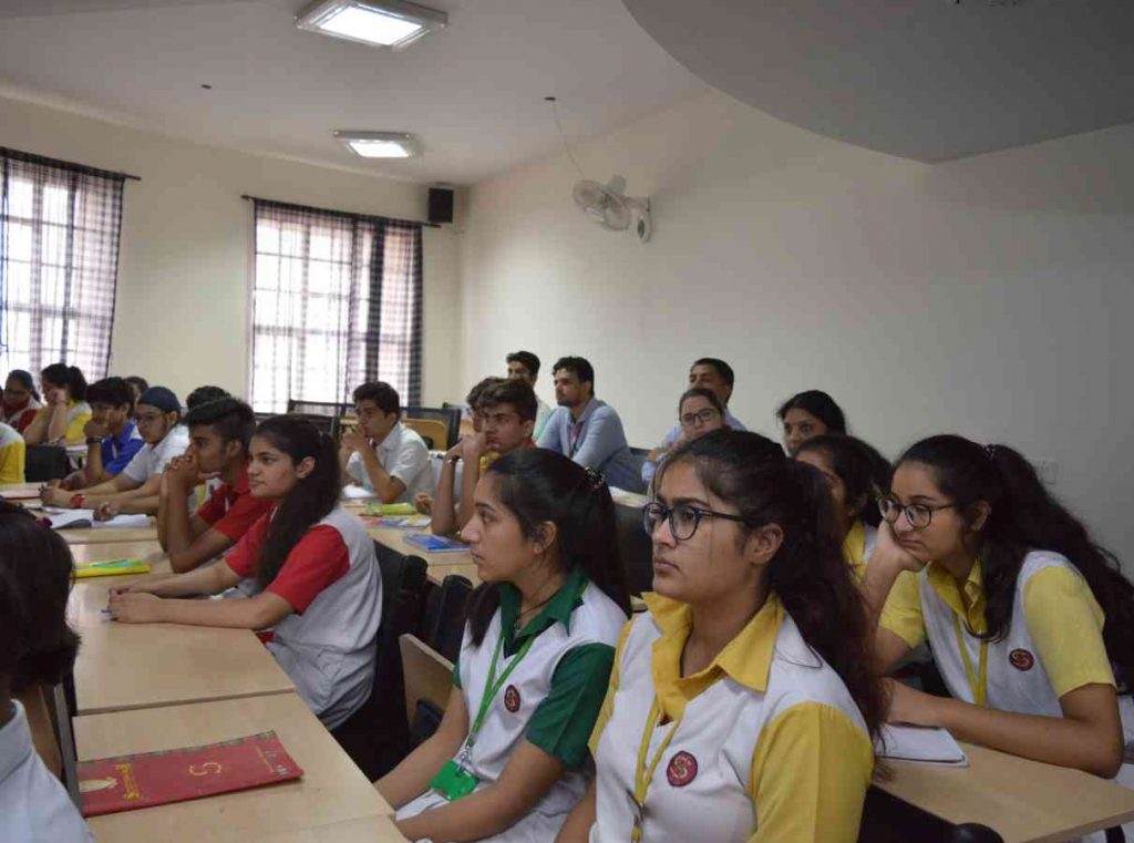 A Delegate of Teachers from Japan visit SHIS | Scottish High